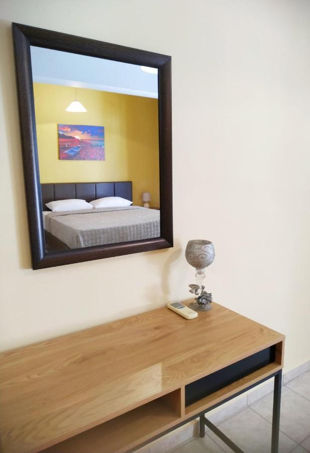 Oscar Studio Kalamata City Centre ภายนอก รูปภาพ